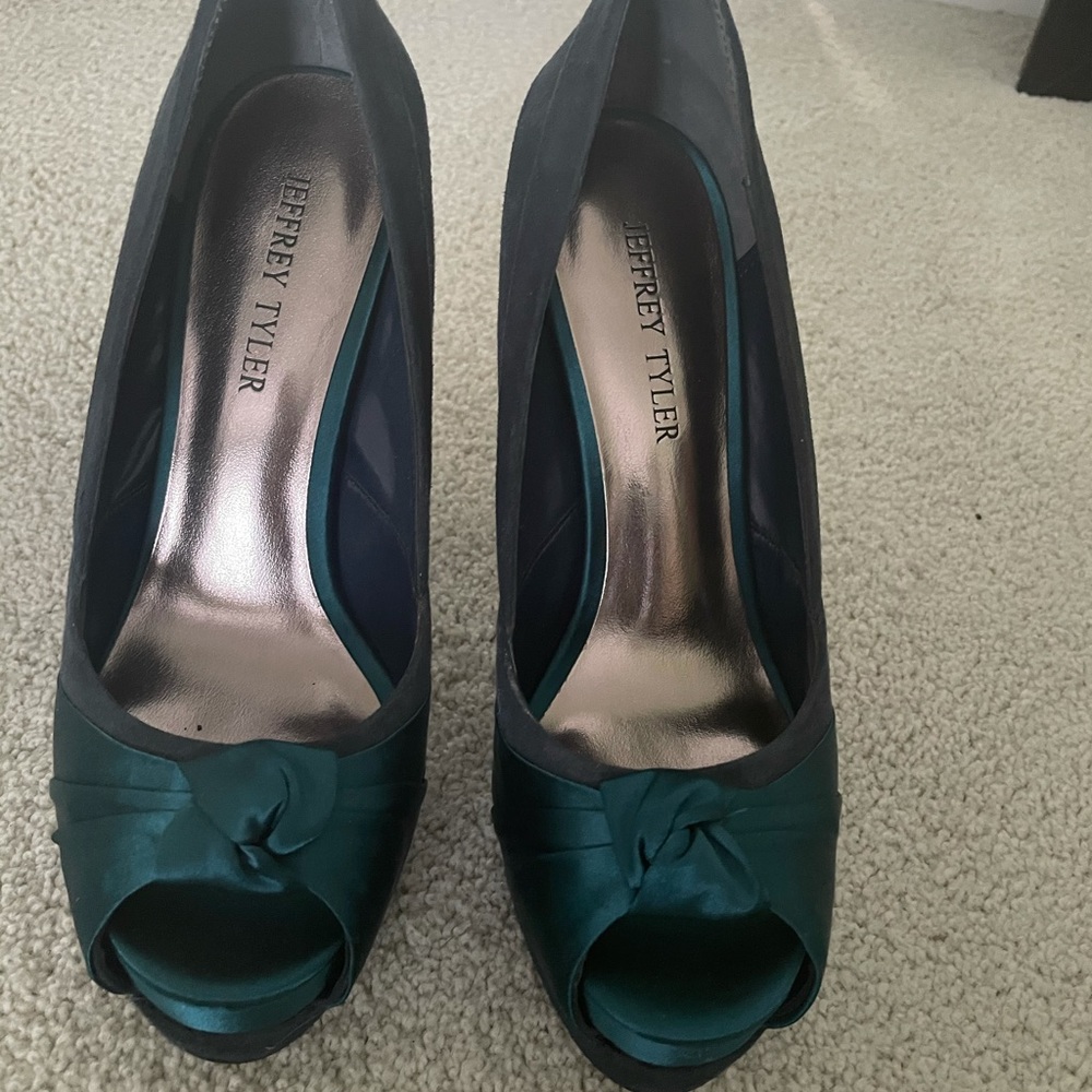 Heels 👠 - Picture 2 of 4